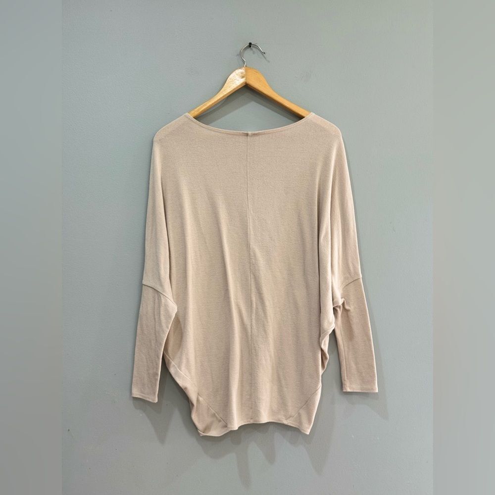 SALE! Cream Blue Rain Batwing Sweater Size M EUC - Picture 4 of 6